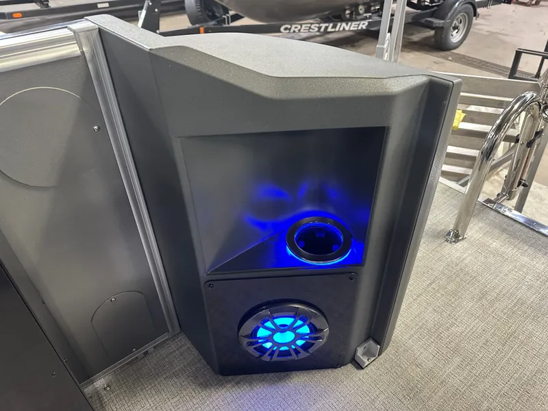 Slide: The Image of Tahoe GEOfish 200HP CRF 2585 Tritoon 2025 - 29