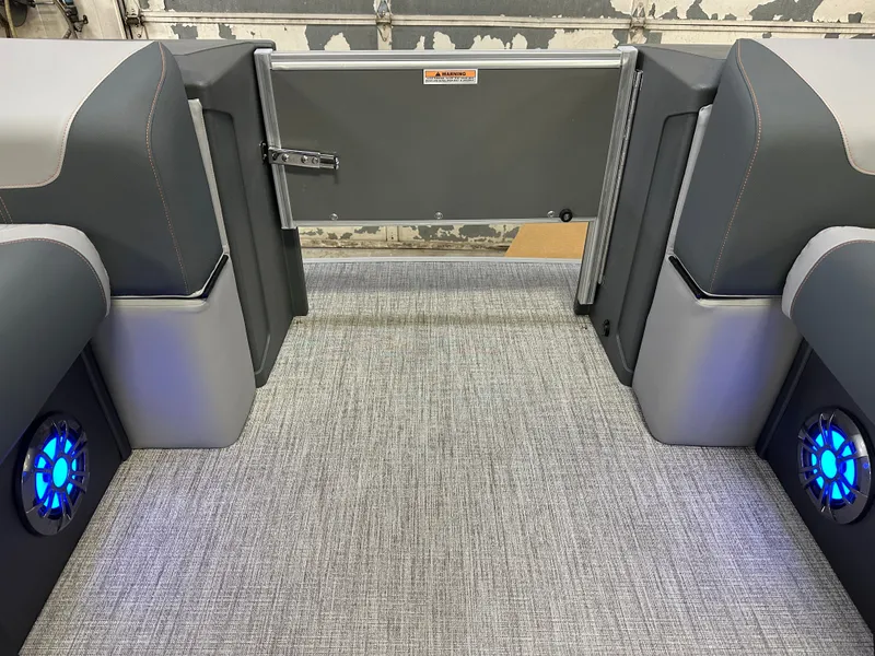 Slide: The Image of Tahoe GEOfish 200HP CRF 2585 Tritoon 2025 - 51