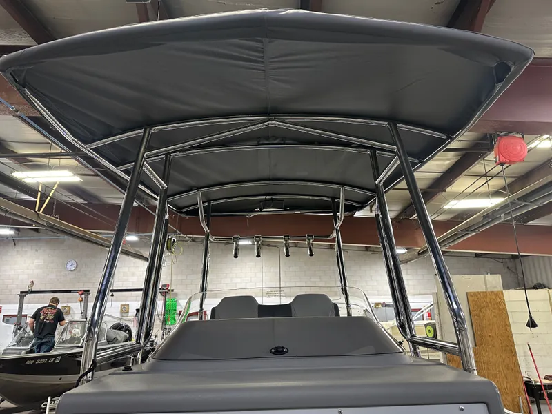 Slide: The Image of Tahoe GEOfish 200HP CRF 2585 Tritoon 2025 - 54