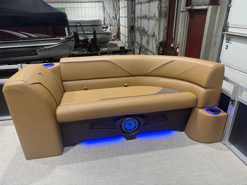 Slide: The Image of Tahoe Sport 200HP Rear Fish Tritoon 2026 - 32