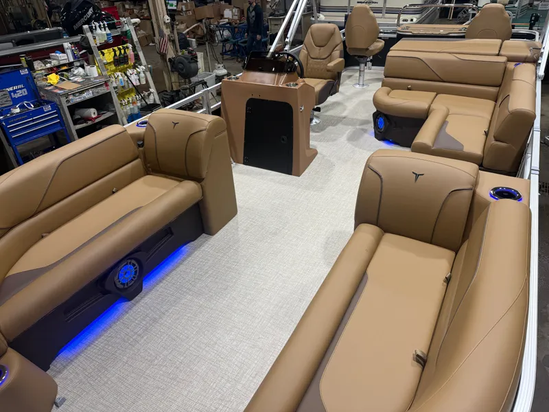 Slide: The Image of Tahoe Sport 200HP Rear Fish Tritoon 2026 - 33