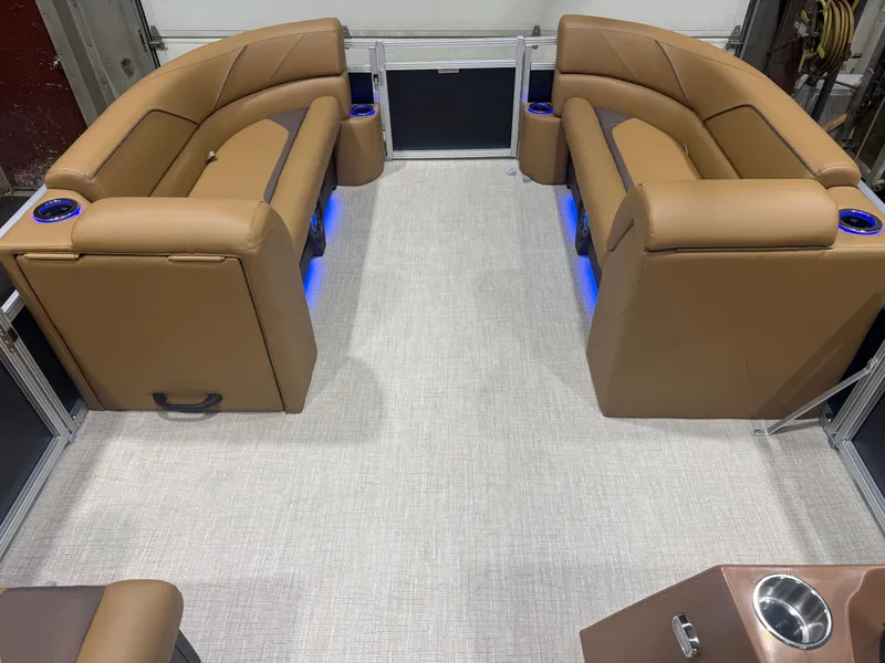 Slide: The Image of Tahoe Sport 200HP Rear Fish Tritoon 2026 - 35