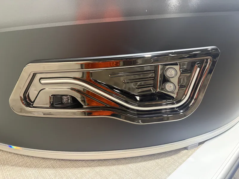 Slide: The Image of Tahoe Sport 200HP Rear Fish Tritoon 2026 - 37