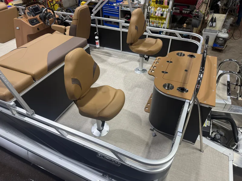 Slide: The Image of Tahoe Sport 200HP Rear Fish Tritoon 2026 - 4