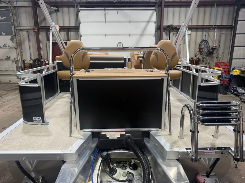 Slide: The Image of Tahoe Sport 200HP Rear Fish Tritoon 2026 - 42