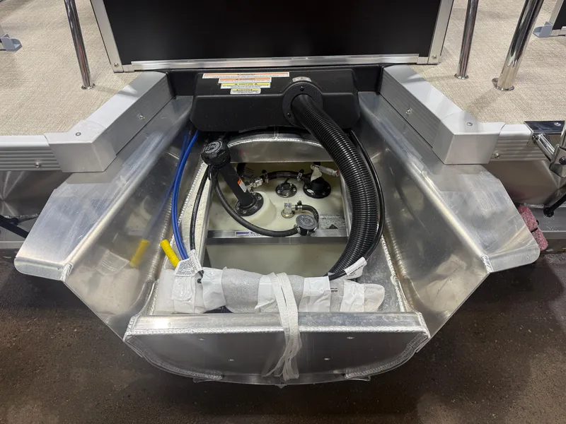 Slide: The Image of Tahoe Sport 200HP Rear Fish Tritoon 2026 - 45