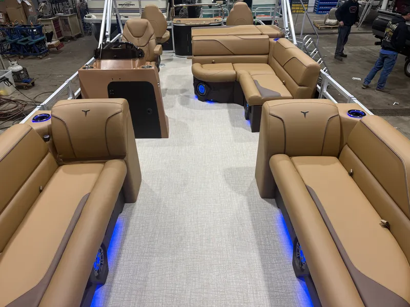 Slide: The Image of Tahoe Sport 200HP Rear Fish Tritoon 2026 - 6