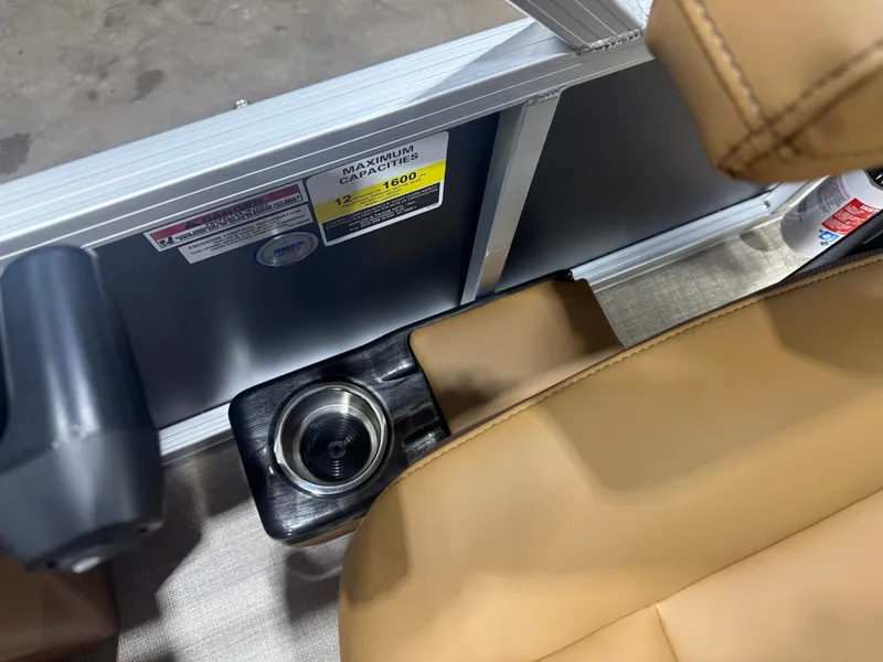 Slide: The Image of Tahoe Sport 2385 Rear Fish Tritoon & Honda 4-Stroke EFI 2026 - 15