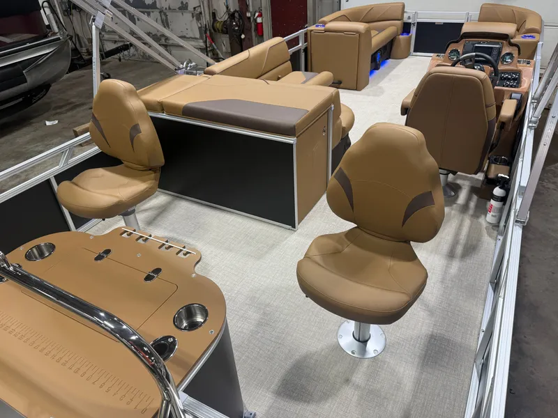 Slide: The Image of Tahoe Sport 2385 Rear Fish Tritoon & Honda 4-Stroke EFI 2026 - 24