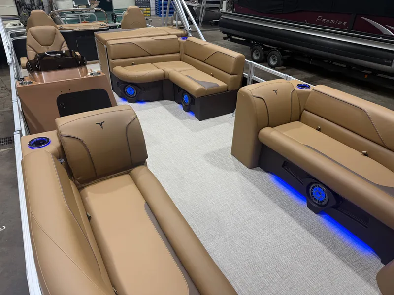 Slide: The Image of Tahoe Sport 2385 Rear Fish Tritoon & Honda 4-Stroke EFI 2026 - 34