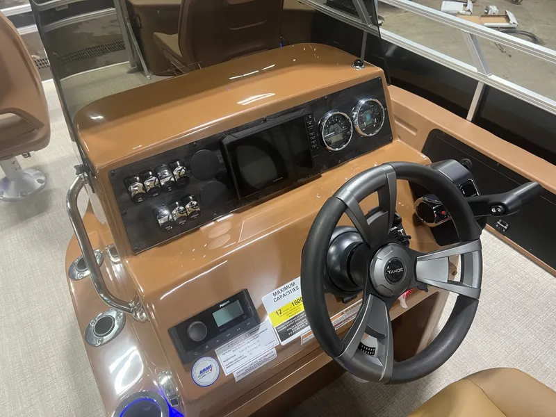 Slide: The Image of Tahoe Sport 2385 Center Console Fish Tritoon & Honda 4-Stroke EFI 2026 - 12