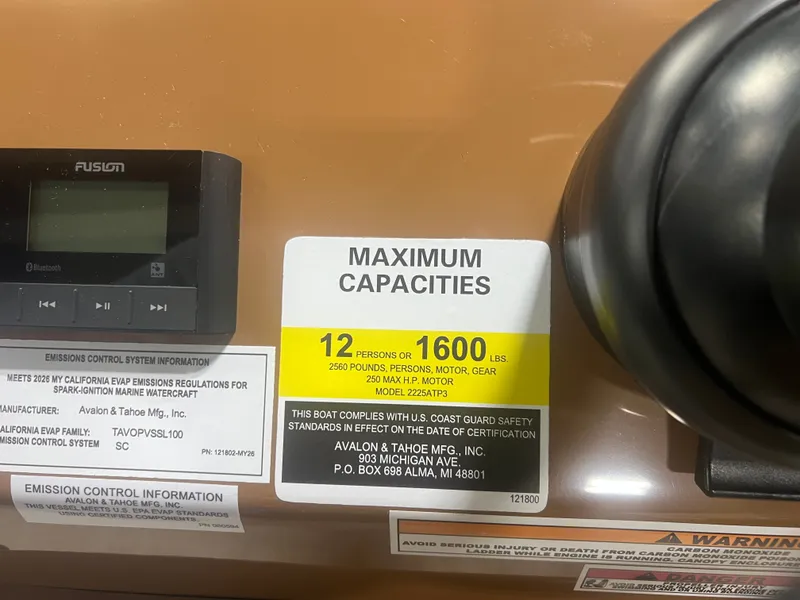 Slide: The Image of Tahoe Sport 2385 Center Console Fish Tritoon & Honda 4-Stroke EFI 2026 - 13