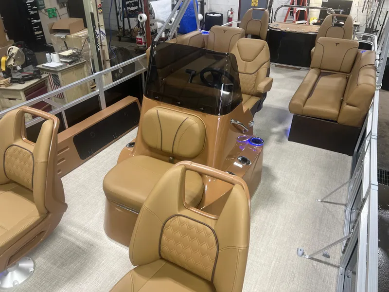 Slide: The Image of Tahoe Sport 2385 Center Console Fish Tritoon & Honda 4-Stroke EFI 2026 - 29