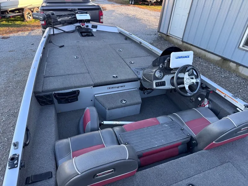 Slide: The Image of Ranger RT198P 2017 - 4