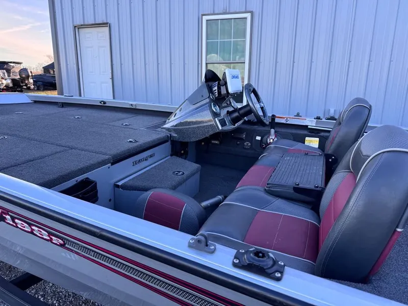 Slide: The Image of Ranger RT198P 2017 - 5