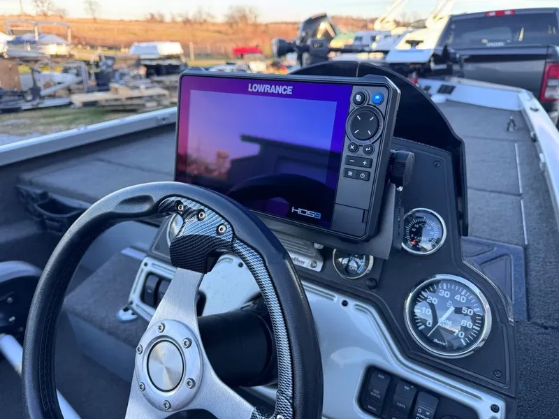 Slide: The Image of Ranger RT198P 2017 - 9