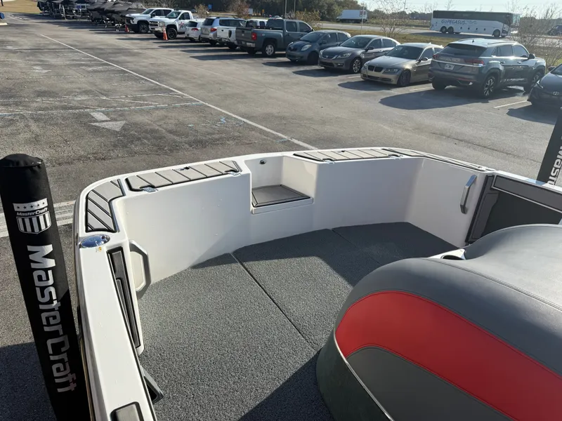 Slide: The Image of MasterCraft ProStar 2020 - 11