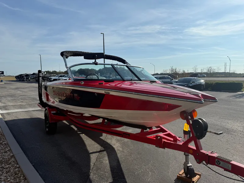 Slide: The Image of MasterCraft ProStar 2020 - 5