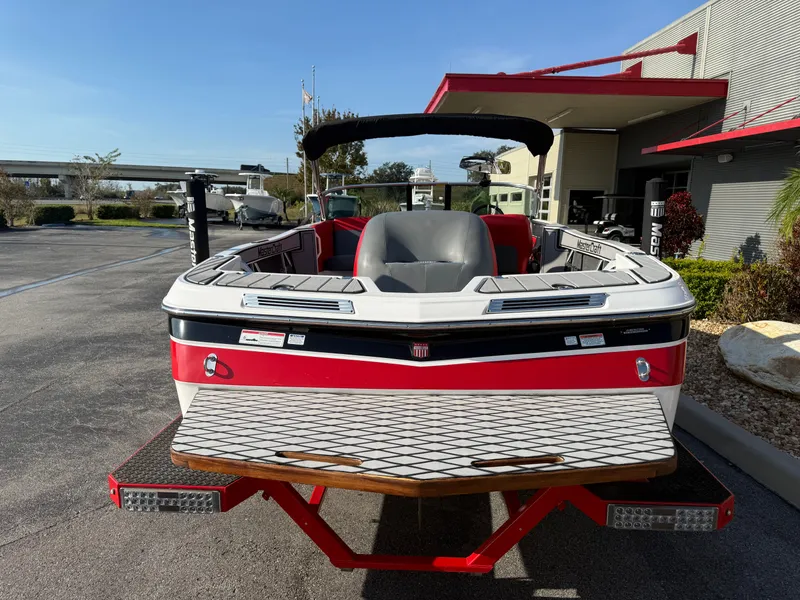 Slide: The Image of MasterCraft ProStar 2020 - 7