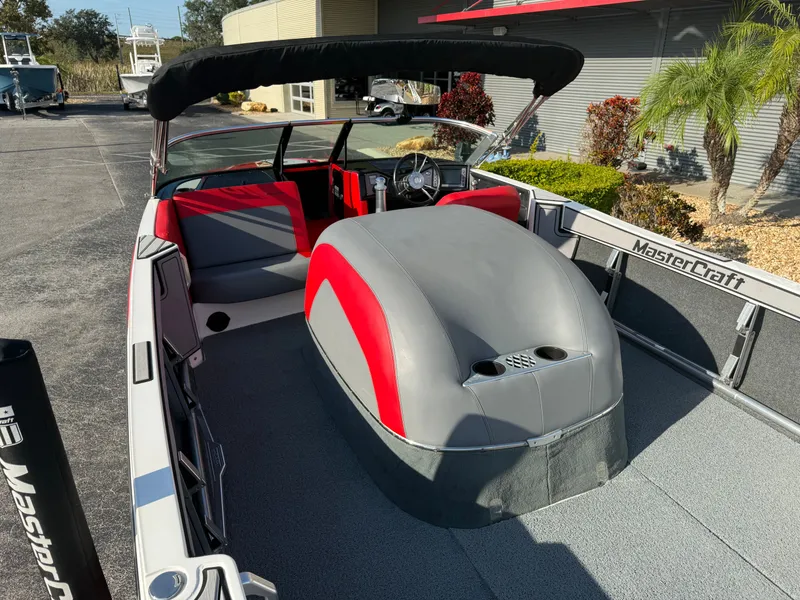 Slide: The Image of MasterCraft ProStar 2020 - 9