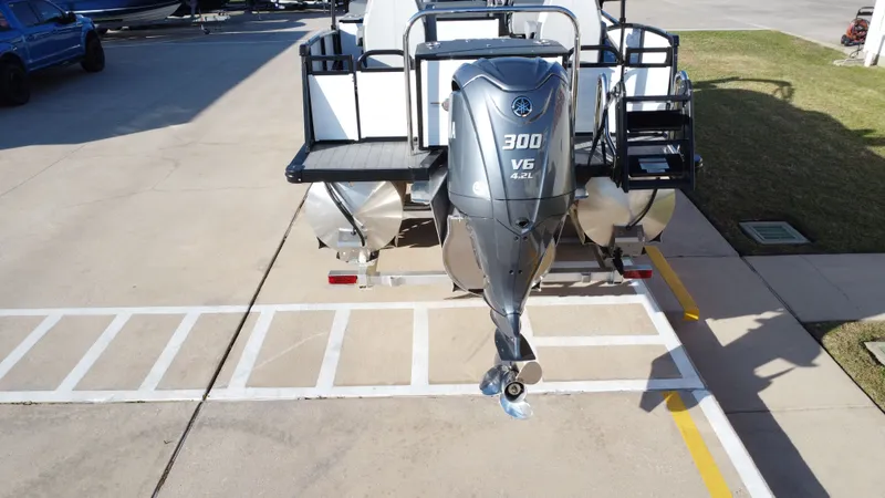 Slide: The Image of Avalon Catalina Rear Fish - 23' 2025 - 20