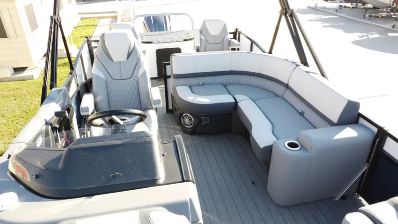 Slide: The Image of Avalon Catalina Rear Fish - 23' 2025 - 31