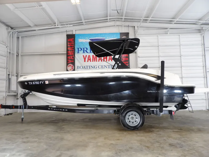 The Image of Bayliner DX 2050 2020 - 1
