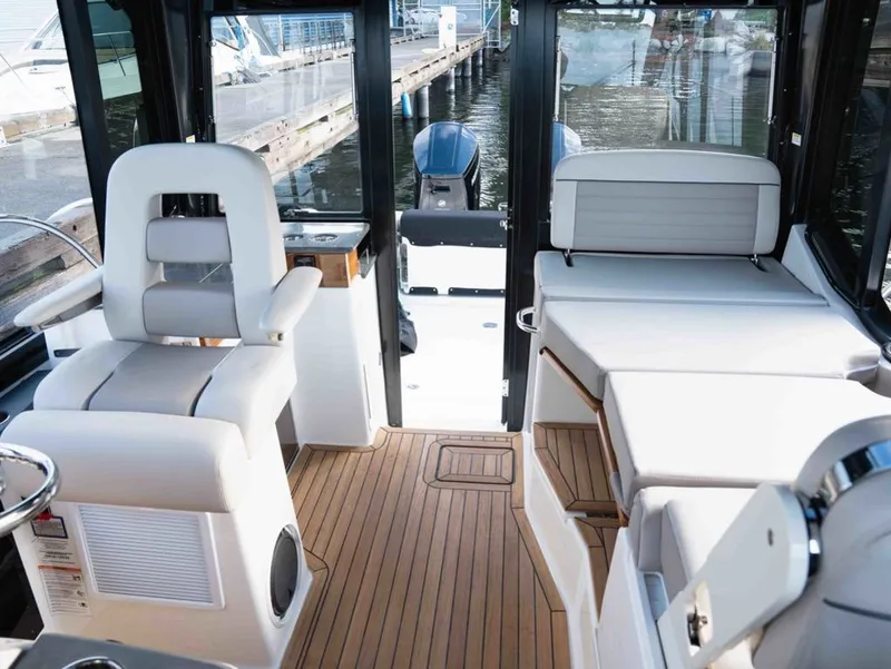 Slide: The Image of Boston Whaler 365 Conquest 2026 - 20