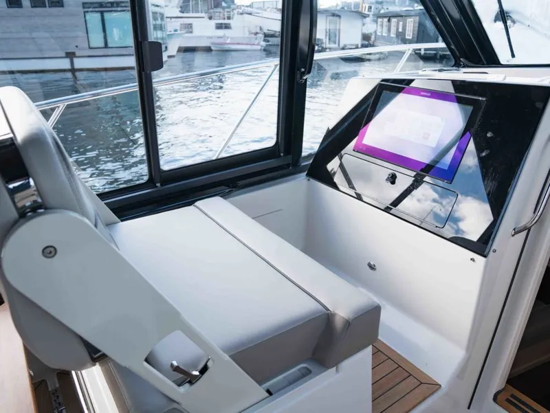 Slide: The Image of Boston Whaler 365 Conquest 2026 - 22