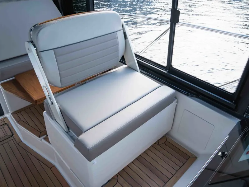 Slide: The Image of Boston Whaler 365 Conquest 2026 - 23