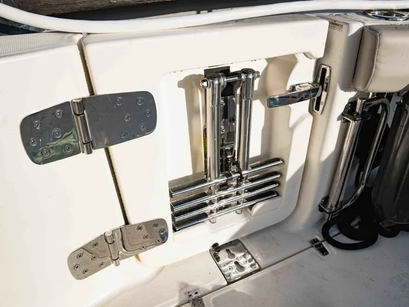 Slide: The Image of Boston Whaler 365 Conquest 2026 - 32