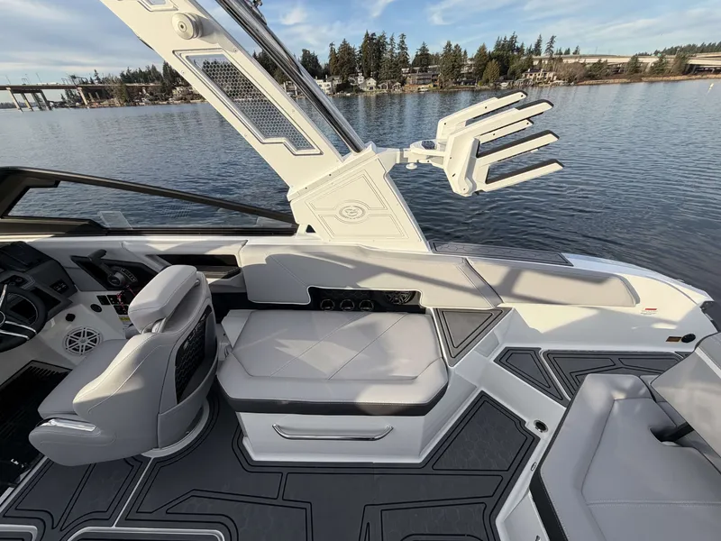 Slide: The Image of Cobalt R6 Surf 2026 - 12