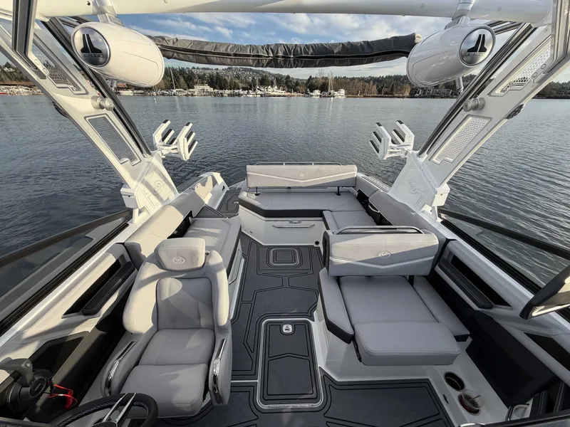 Slide: The Image of Cobalt R6 Surf 2026 - 19