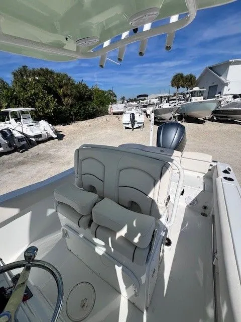 Slide: The Image of Sea Hunt Ultra 239 SE 2021 - 5