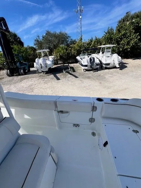 Slide: The Image of Sea Hunt Ultra 239 SE 2021 - 8