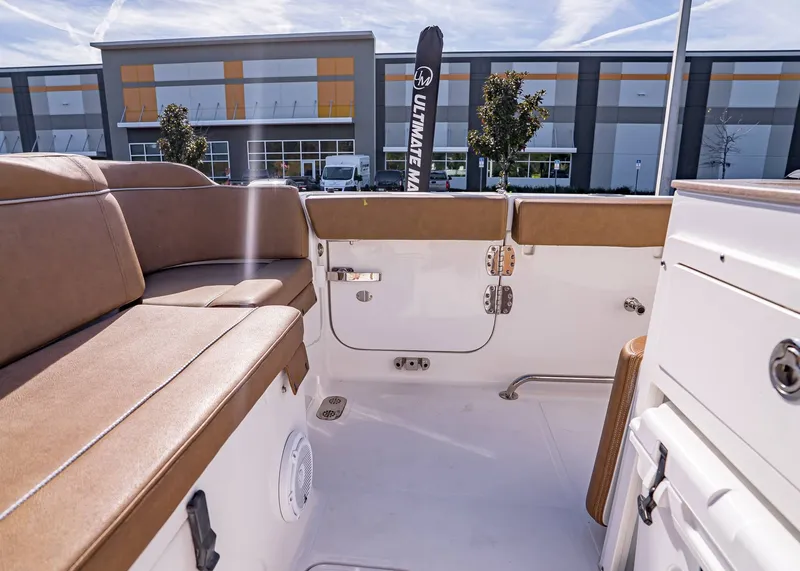 Slide: The Image of Sea Hunt Ultra 275 SE 2023 - 12