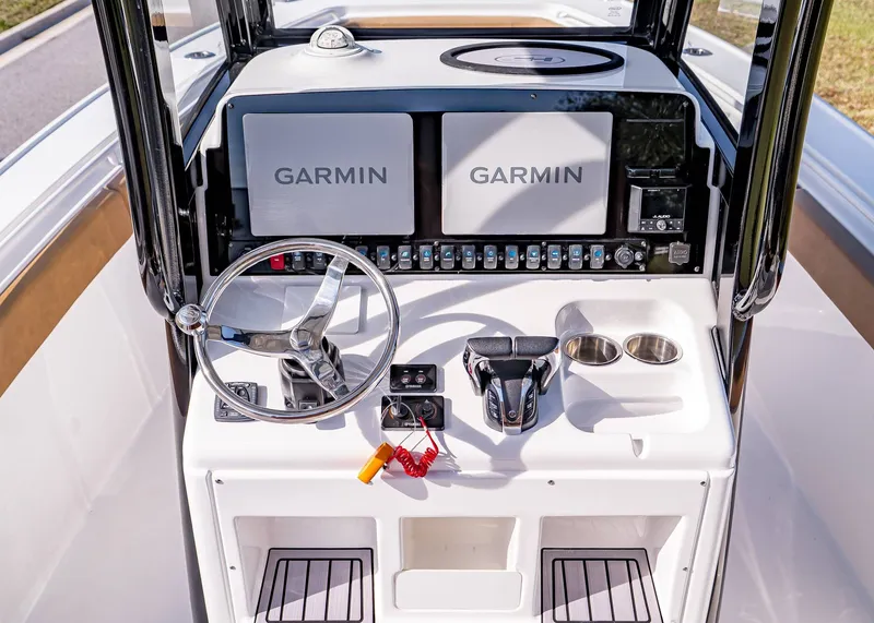 Slide: The Image of Sea Hunt Ultra 275 SE 2023 - 20