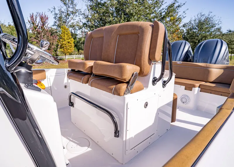 Slide: The Image of Sea Hunt Ultra 275 SE 2023 - 24