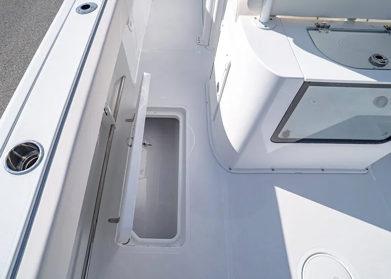 Slide: The Image of Sea Hunt Gamefish 27 Coffin Box 2026 - 16