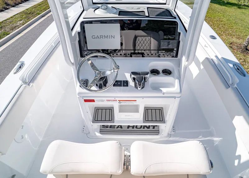 Slide: The Image of Sea Hunt Gamefish 27 Coffin Box 2026 - 21