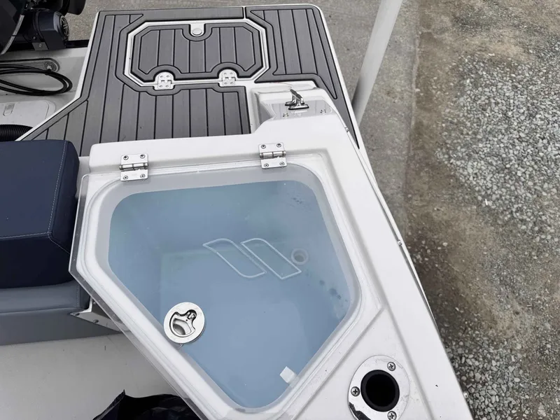 Slide: The Image of Starcraft svx 211 cc 2026 - 13