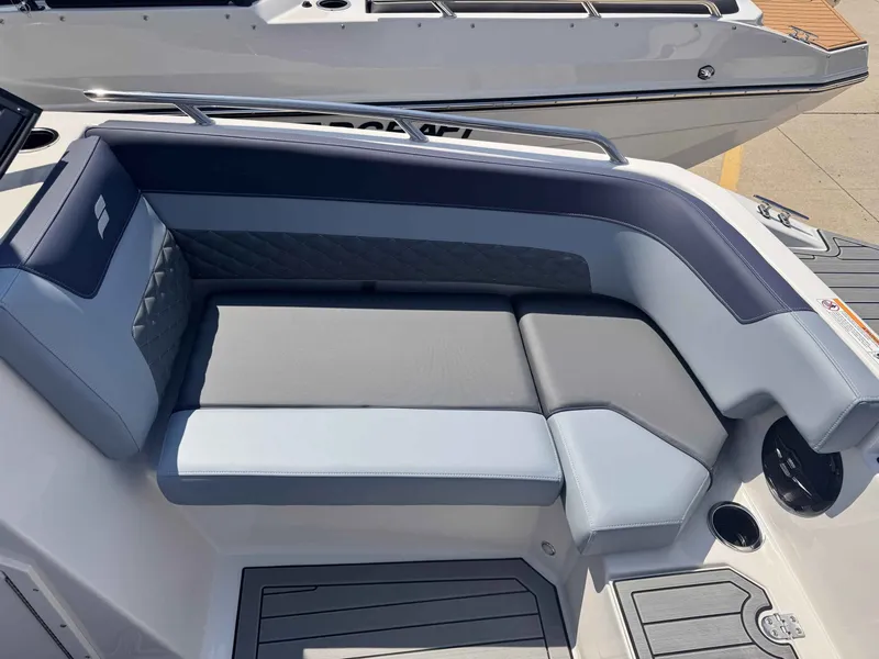 Slide: The Image of Starcraft svx 211 cc 2026 - 4