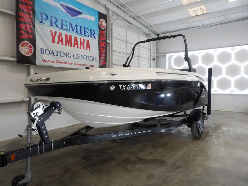 Slide: The Image of Bayliner DX 2050 2020 - 5