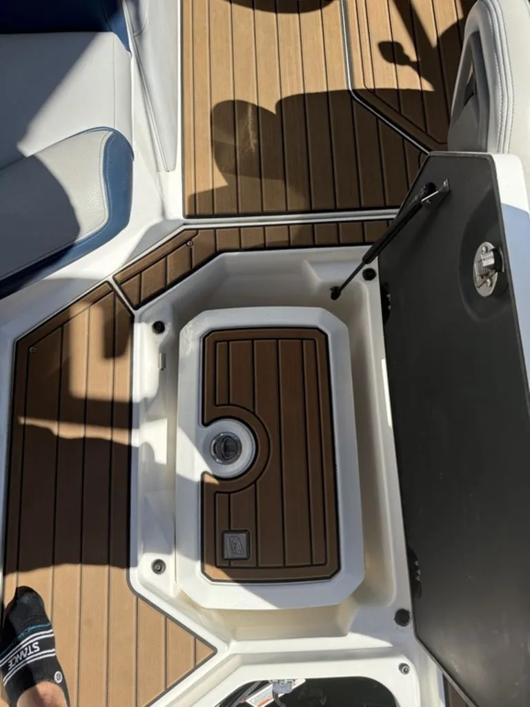 Slide: The Image of Nautique Super Air Nautique G23 2021 - 11