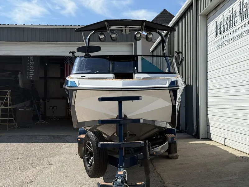Slide: The Image of Nautique Super Air Nautique G23 2021 - 18