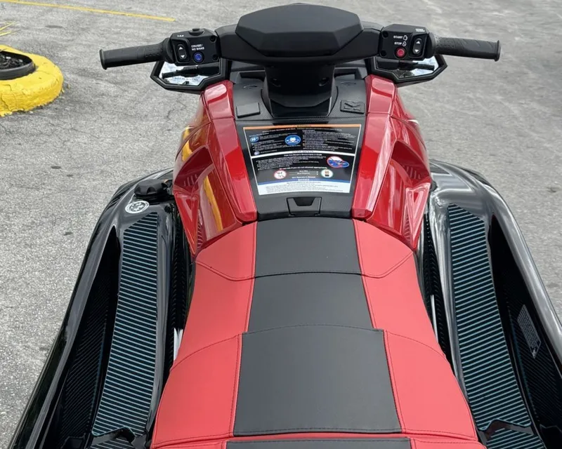 Slide: The Image of Yamaha VX® Deluxe 2026 - 11