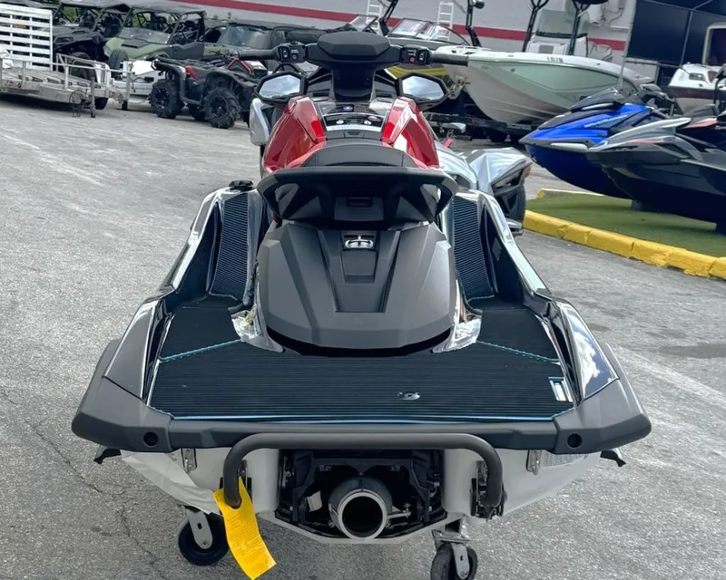 Slide: The Image of Yamaha VX® Deluxe 2026 - 3