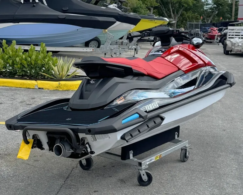 Slide: The Image of Yamaha VX® Deluxe 2026 - 5