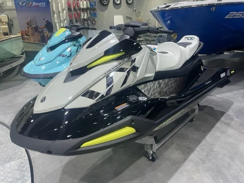 Slide: The Image of Yamaha VX Cruiser® HO 2026 - 3