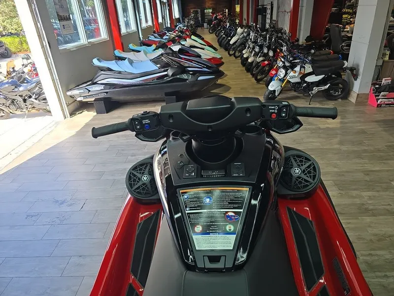 Slide: The Image of Yamaha FX Cruiser® HO 2026 - 3